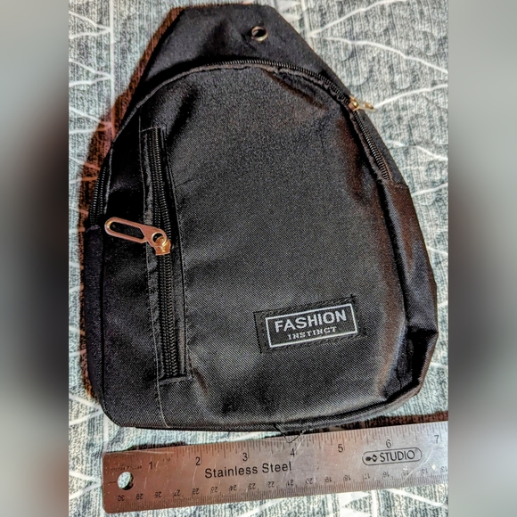 Black Fashion crossbody bag, messenger bag, front/back carry, BNWOT - Picture 4 of 14
